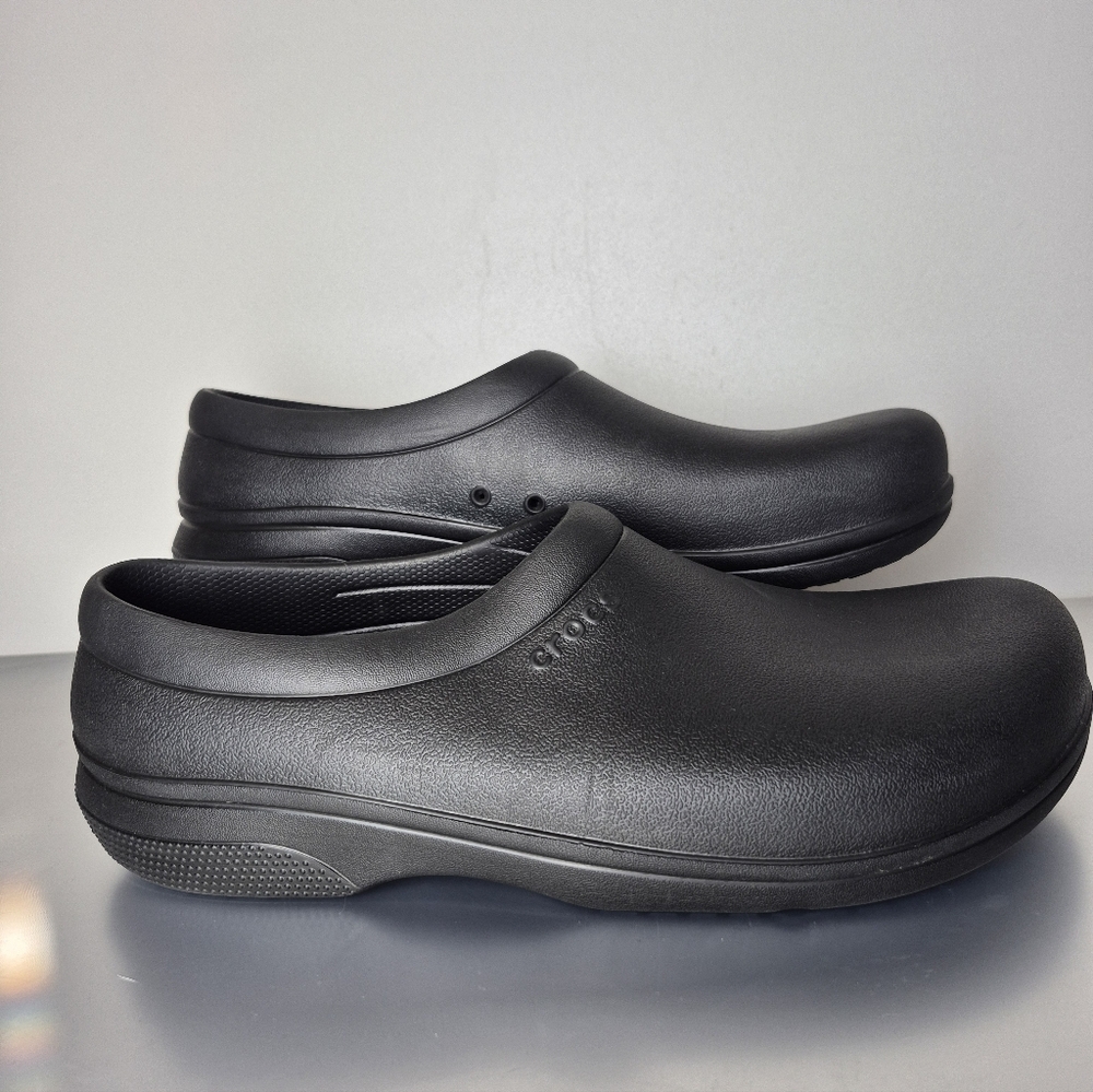 CROCS On The Clock Slip Resistant Work  Slip On. Size M13.Used. Good Conditions.